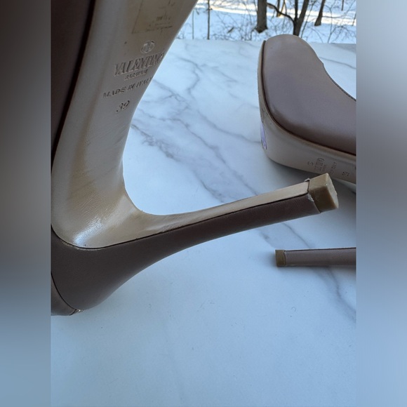 Valentino Garvani Embellished Platform Pump, Women's Nude Heels Crystal backs - Picture 11 of 12